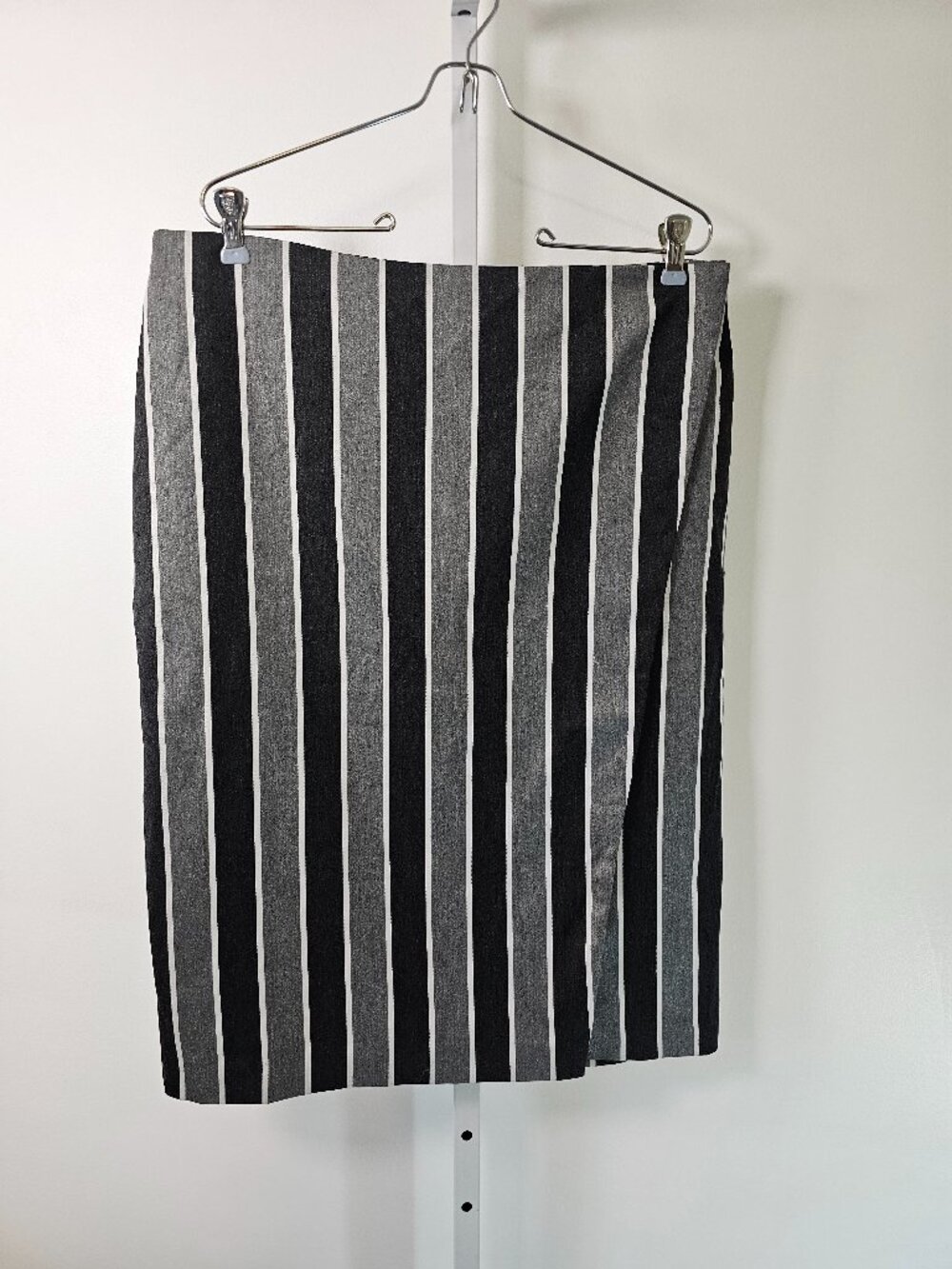 7th Avenue Skirt Wrap Black Gray Stripes Office Business 14